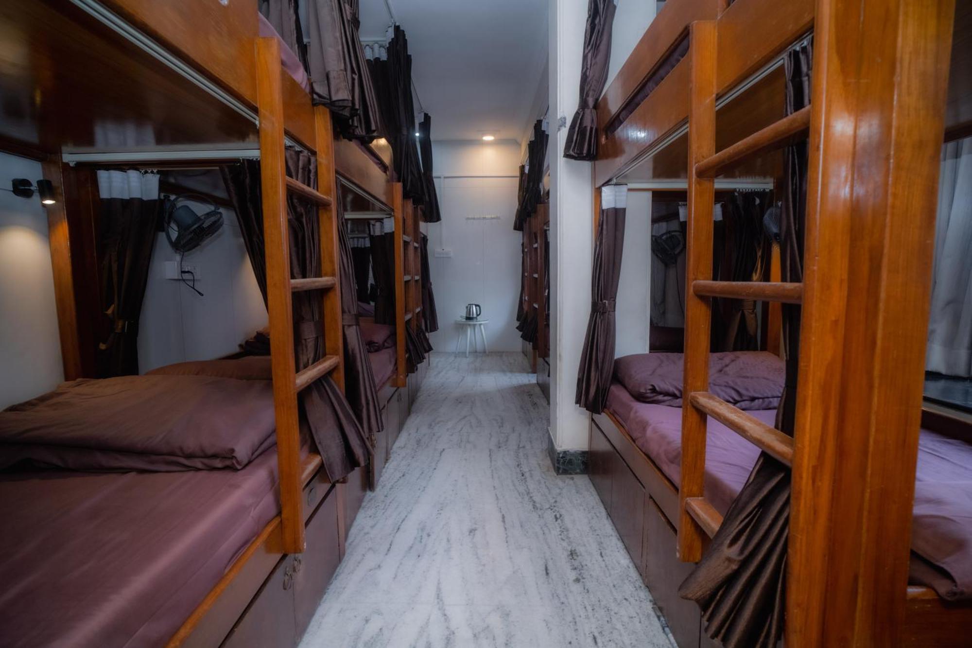Pearl Courtyard Dormitory Varanasi Eksteriør bilde