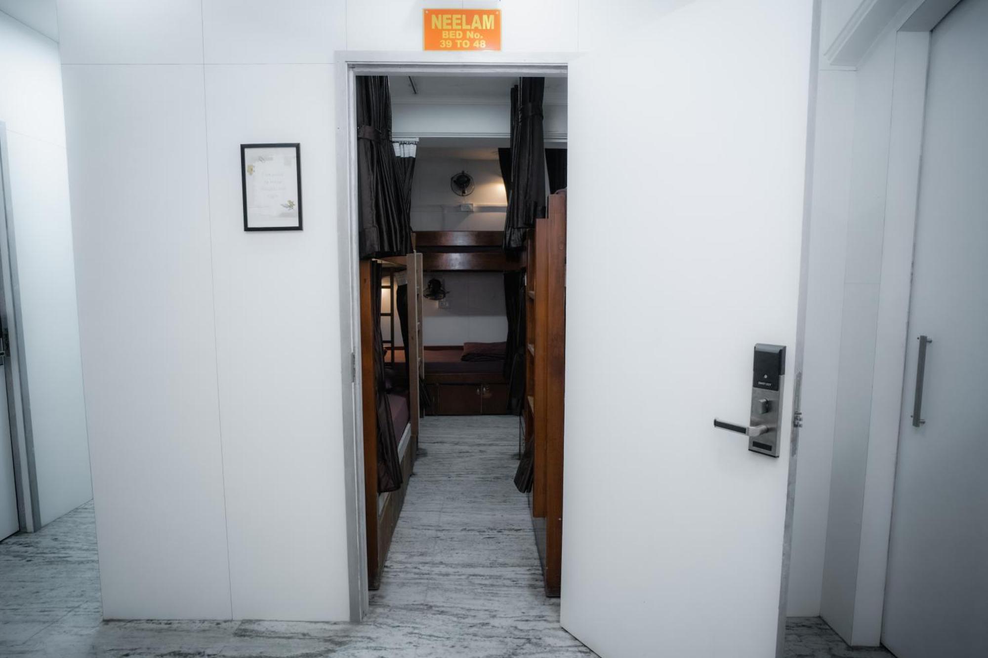 Pearl Courtyard Dormitory Varanasi Eksteriør bilde