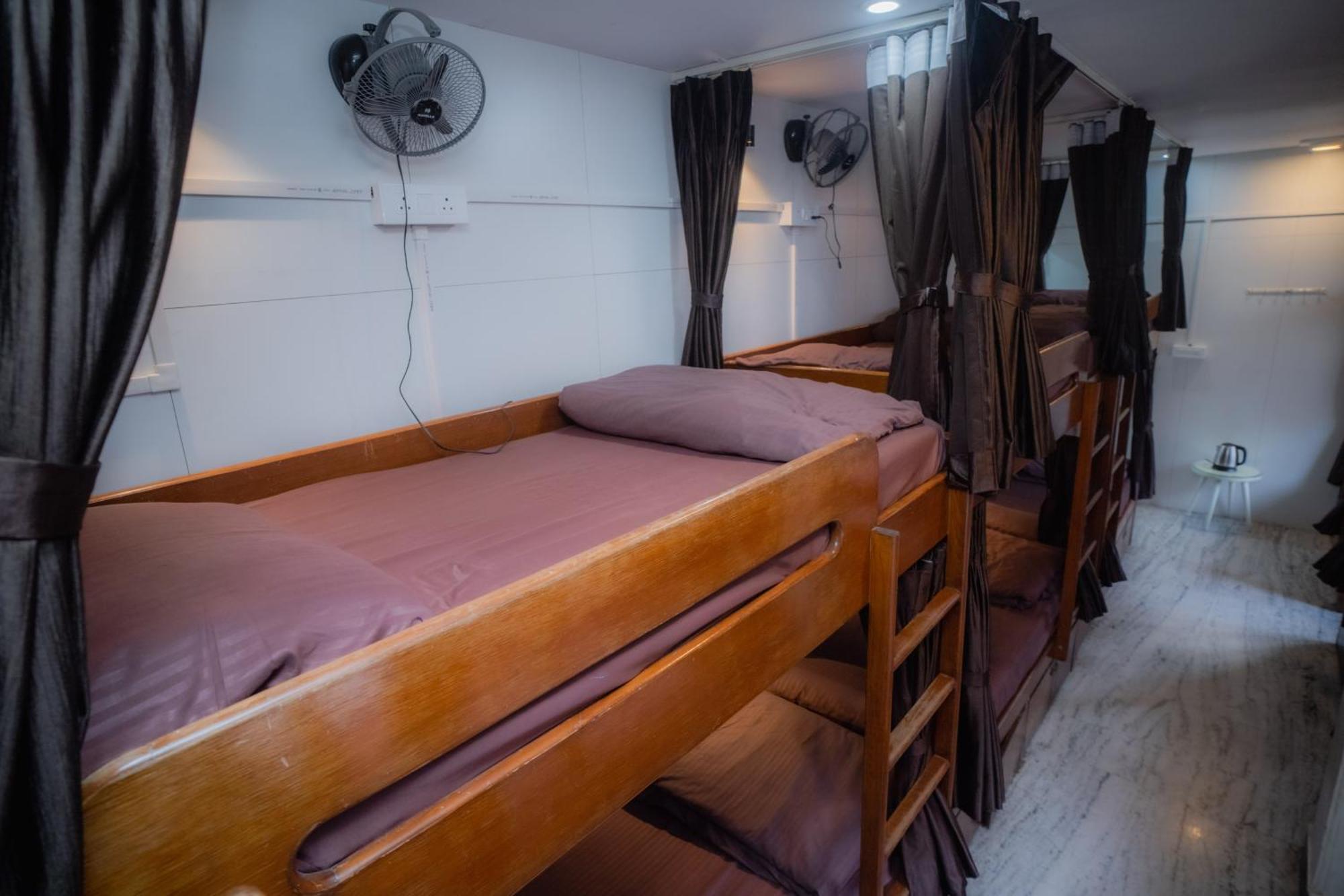 Pearl Courtyard Dormitory Varanasi Eksteriør bilde
