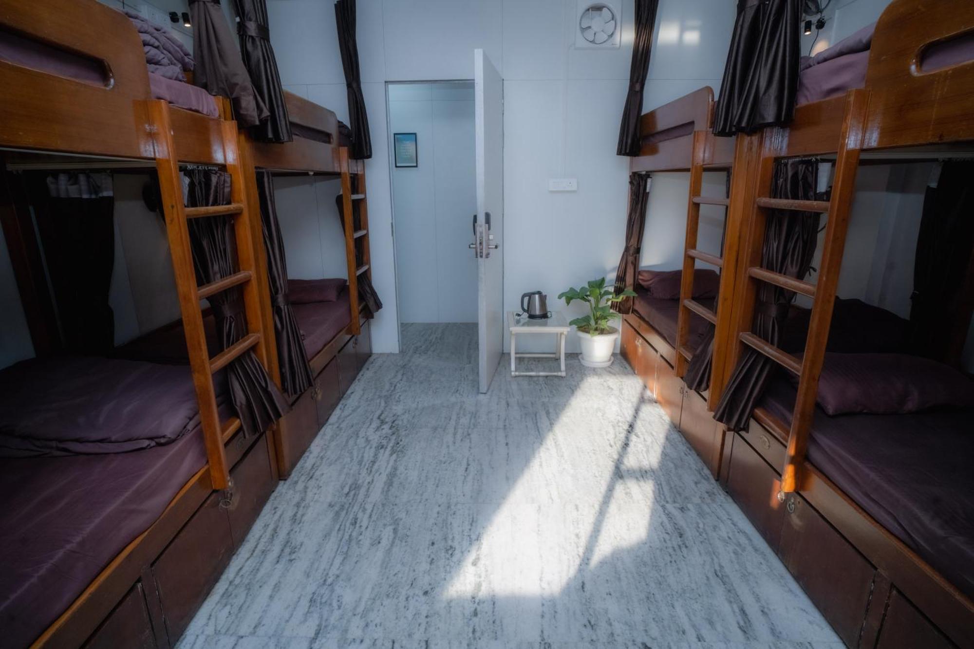 Pearl Courtyard Dormitory Varanasi Eksteriør bilde