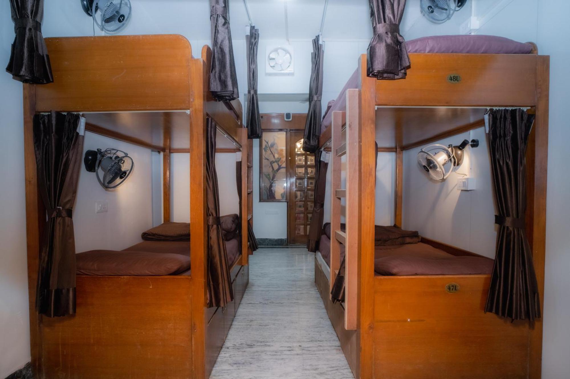 Pearl Courtyard Dormitory Varanasi Eksteriør bilde